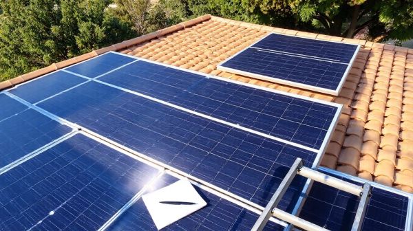 Guide des coûts pour l'entretien des panneaux solaires